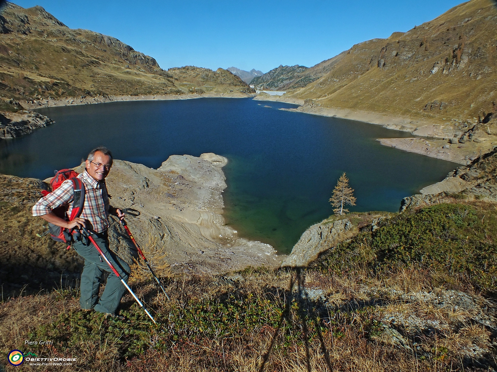 26 scendendo al lago dal Passo Laghi Gemelli....JPG